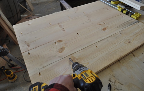 26-kreg-jig-whiskey-barrel-table