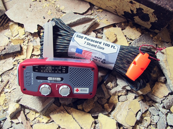 paracord-whistle-radio