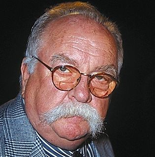 Wilford Brimley wilford brimley headshot famous mustache facial hair