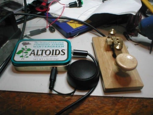 Altoids TIN使用振荡器。