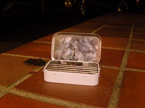 Altoids tin using for BBQ stove.