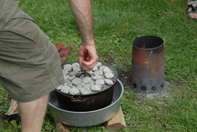 dutchoven3 dutch oven charcoal large pliers lid lifter