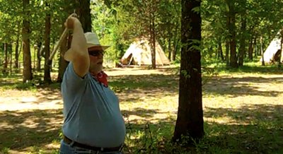 hawk1 how to throw tomahawk axe blade above head