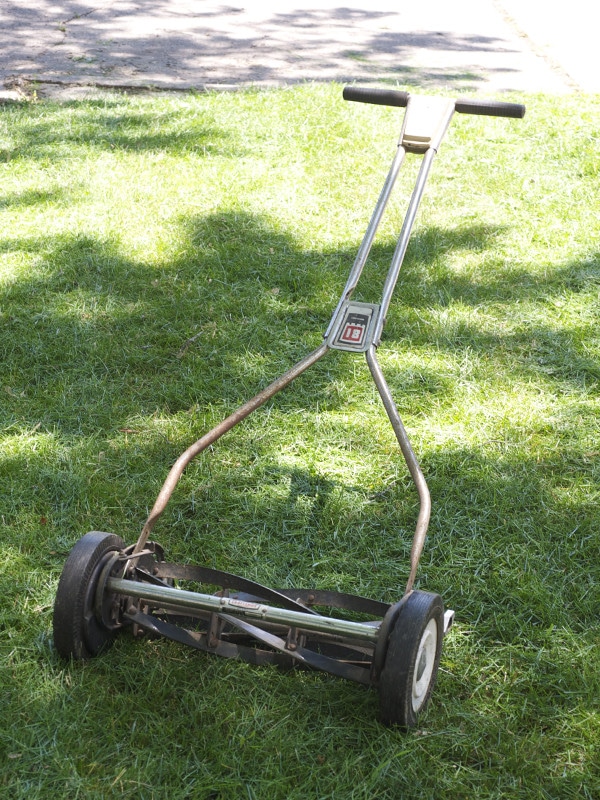 Old fashioned push mower best sale for sale