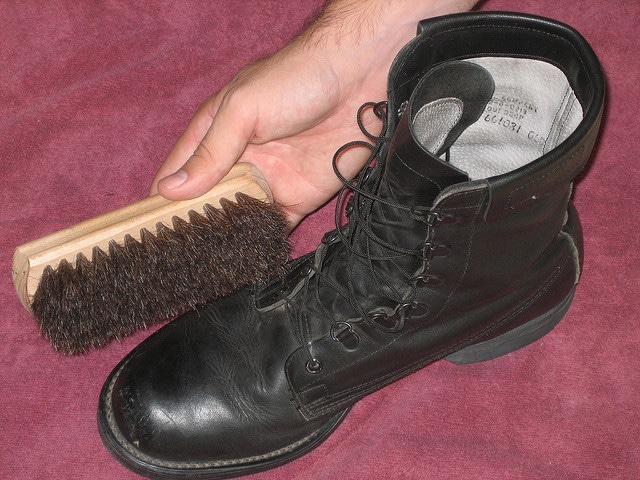 How to Use Shoe Polish to Change the Color of Your Boots - Bellatory