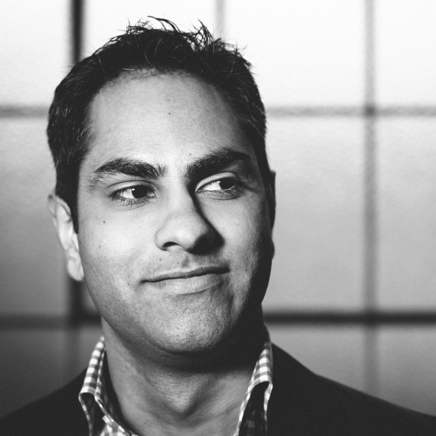 Ramit sethi writer blogger Smile profile photo black white.