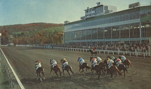  Competición de carreras de caballos.