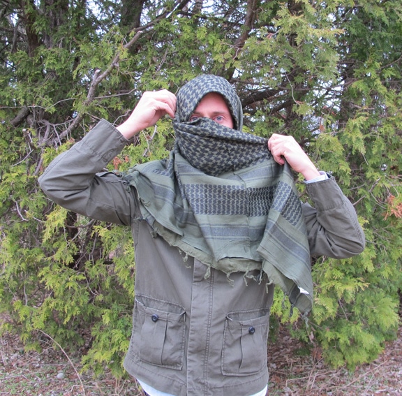 How to Tie a Shemagh/Keffiyeh The Art of Manliness
