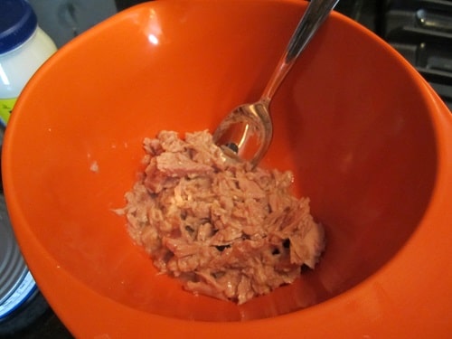 I was going to use just a single 5 oz can of tuna, but it didn't look like it would be enough, so I threw in another can. Good thing I bought two!.