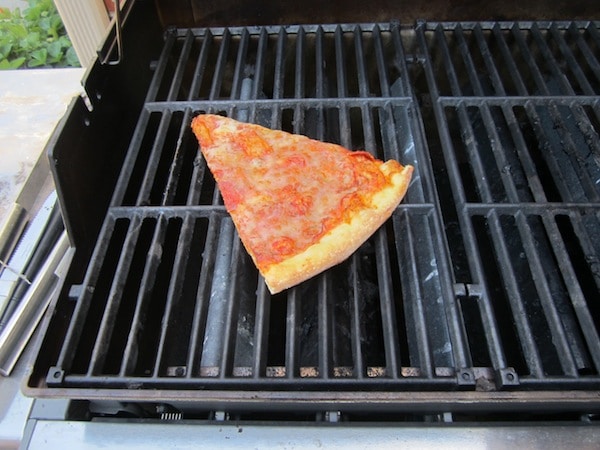 reheating pizza on the grill 