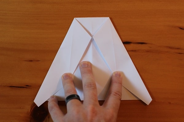 World's Best Paper Airplane - Simple and Sturdy : 10 Steps