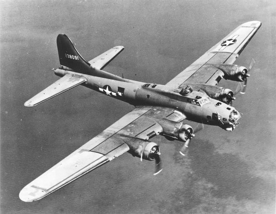 B17 Wwii aircraft midair Flight.