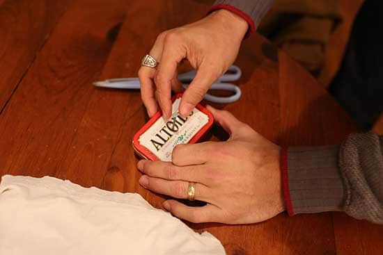 diy homemade char cloth firestarter altoids tin