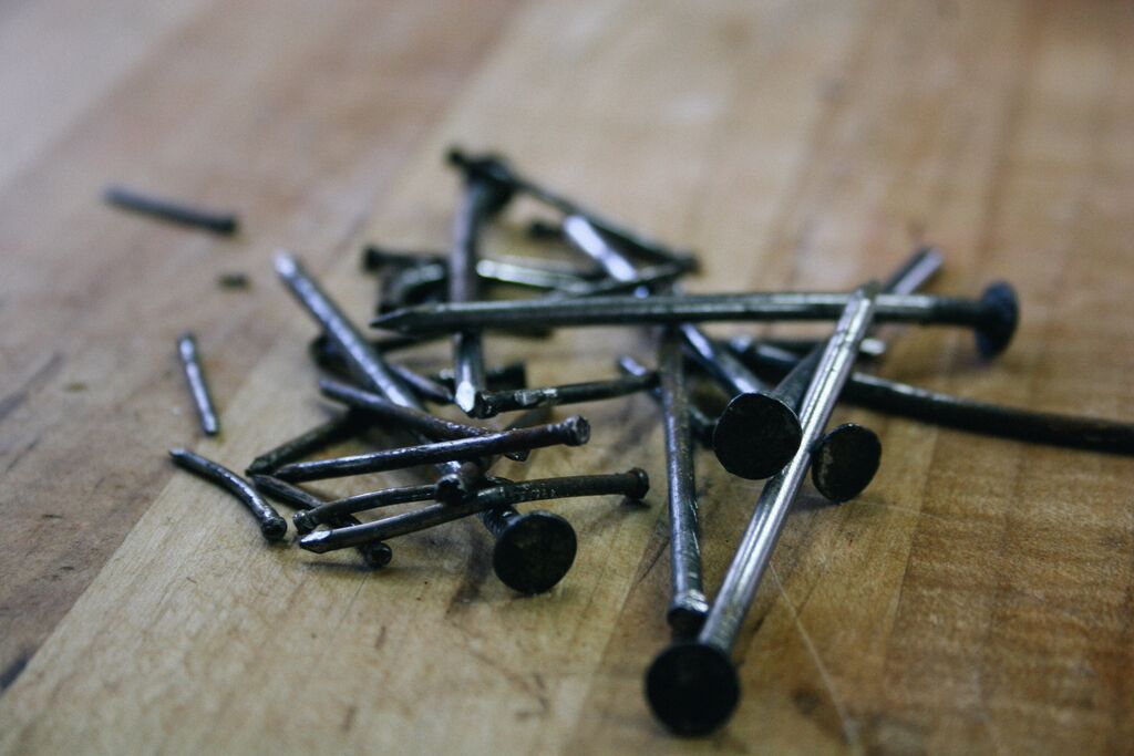 nails