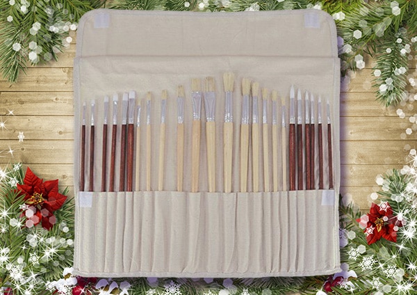 Paint brush set in a packing kit.