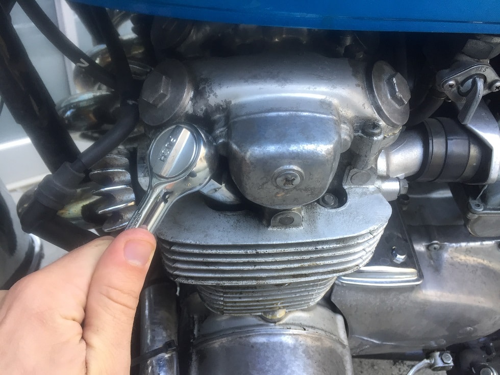 motorcycle bad spark plug symptoms