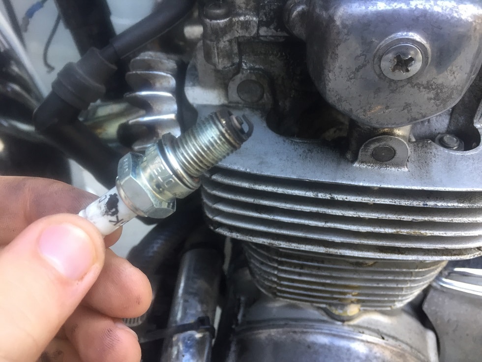 How to the Change the Spark Plugs on a Motorcycle