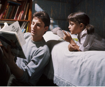 The Benefits of Reading Out Loud to Your Kids | The Art of Manliness
