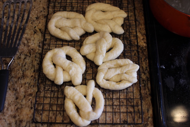 Pretzels after boiling.