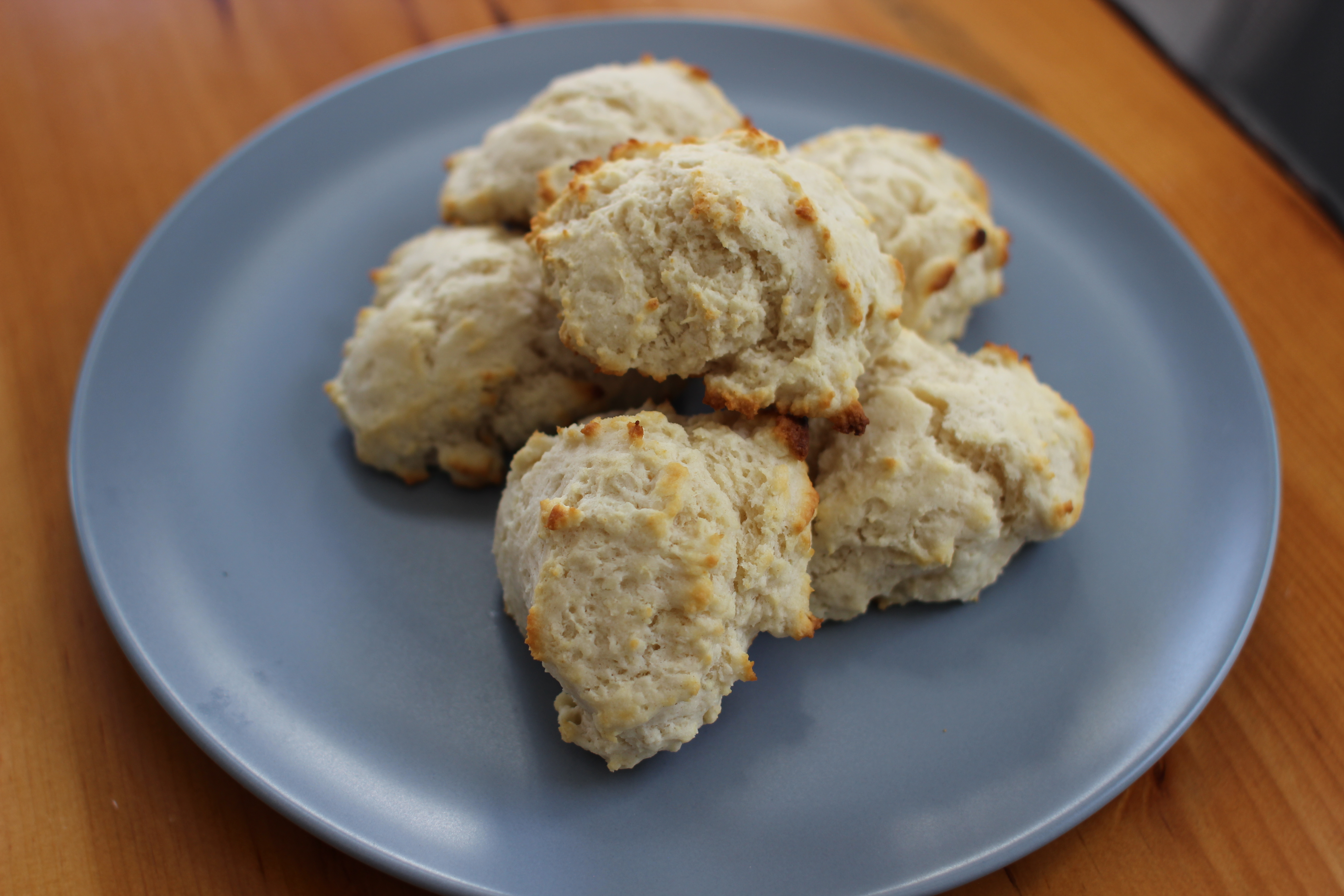 Backed biscuits in a plate. 