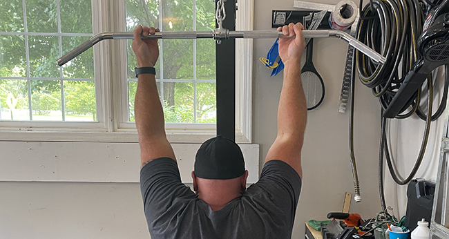 Bro Basics: Lat Pulldowns