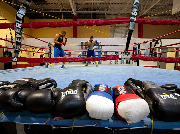 Shadow Boxing with Weights - Boxing Science