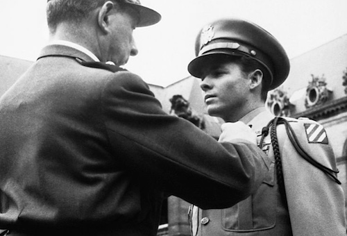 Audie Murphy Single-handedly Stopped a German Attack