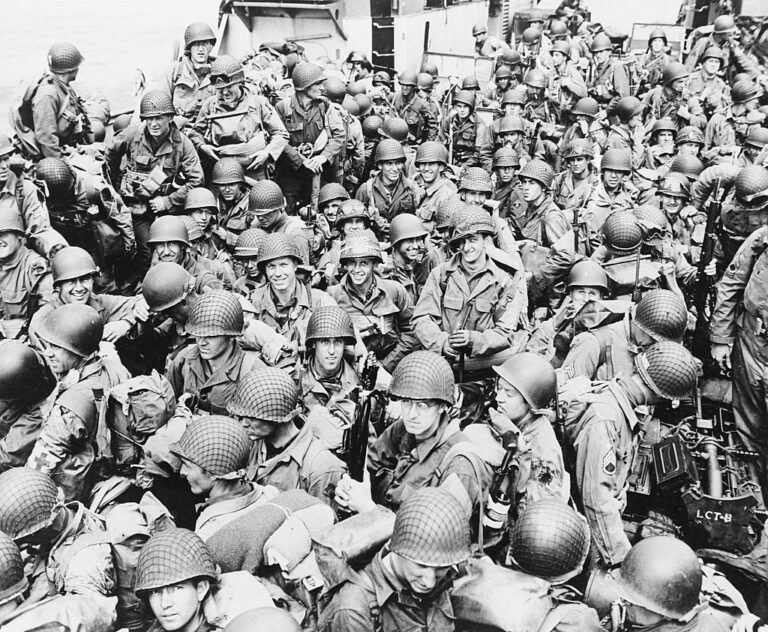 25 Amazing, Rarely-Seen Photographs of D-Day | The Art of Manliness