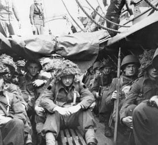 25 Amazing, Rarely-Seen Photographs of D-Day | The Art of Manliness